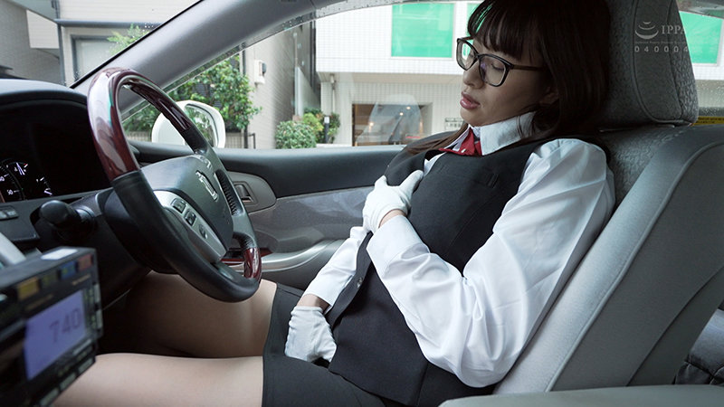 Slut Taxi Driver Hana Haruna Goes Hunting For Huge Cocks With A Smile